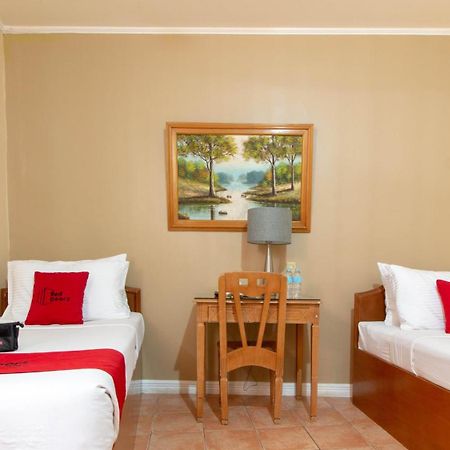 Reddoorz @ Downtown Tacloban Hotel Exterior photo