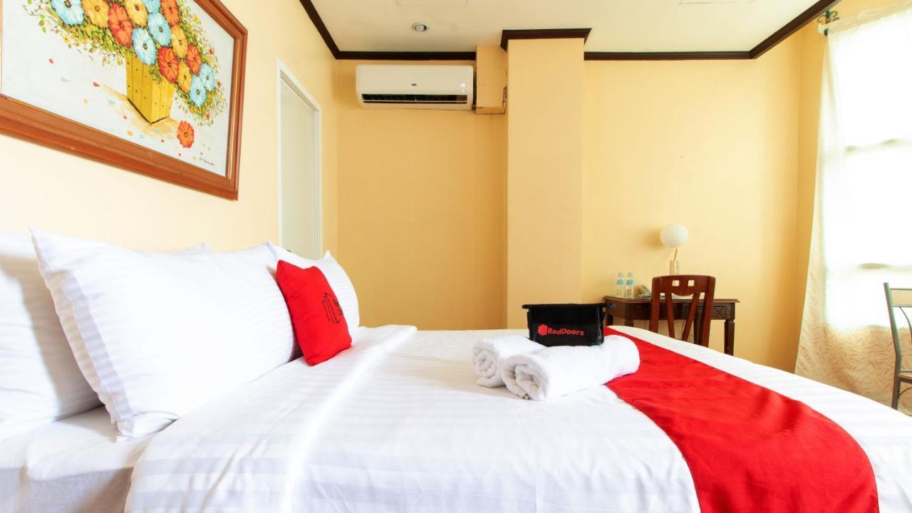 Reddoorz @ Downtown Tacloban Hotel Exterior photo