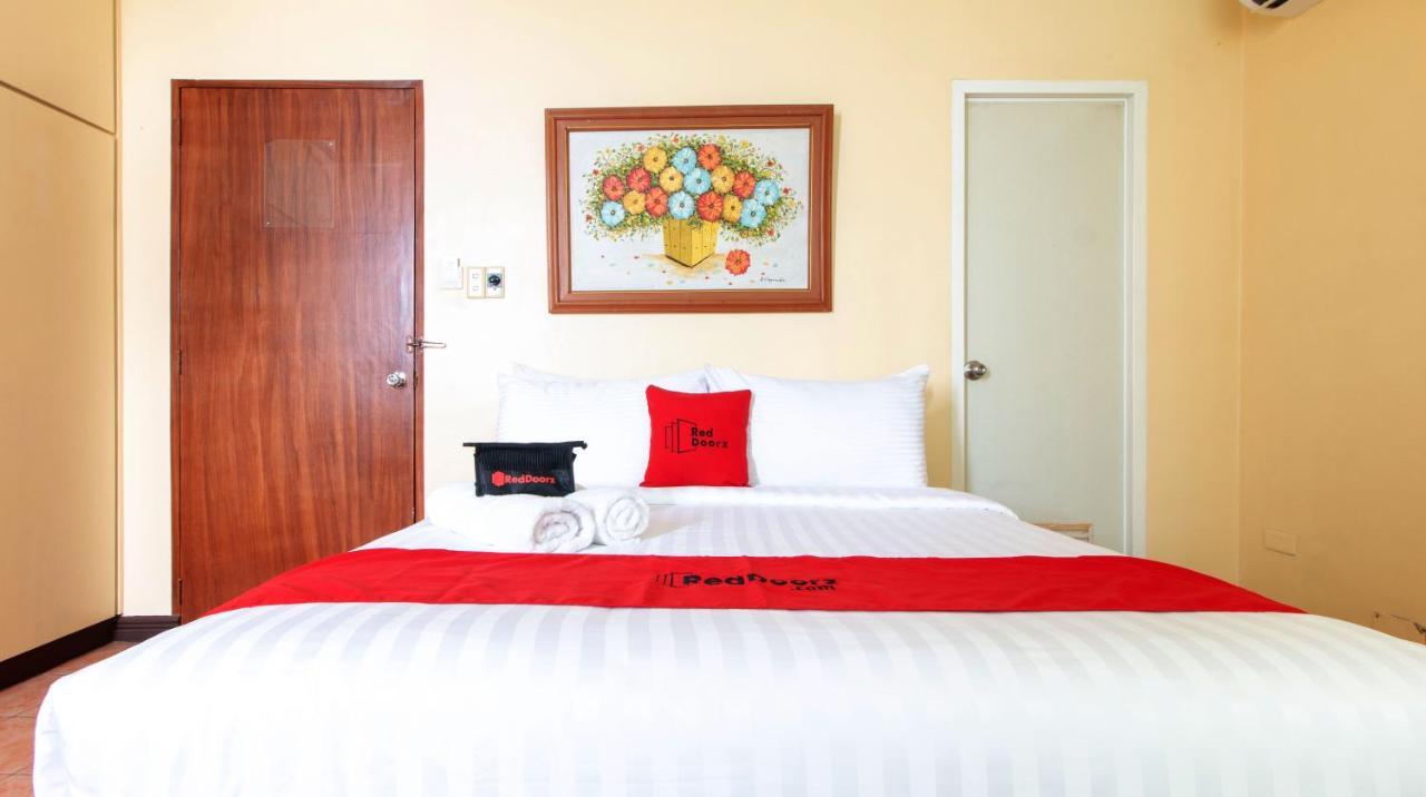 Reddoorz @ Downtown Tacloban Hotel Exterior photo