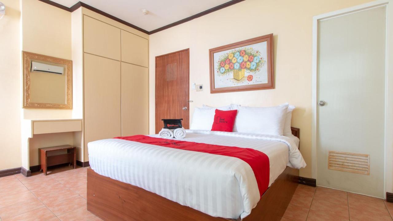 Reddoorz @ Downtown Tacloban Hotel Exterior photo