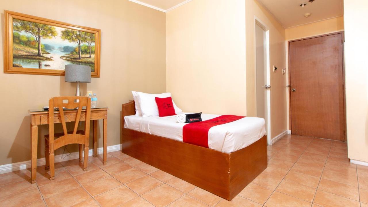 Reddoorz @ Downtown Tacloban Hotel Exterior photo