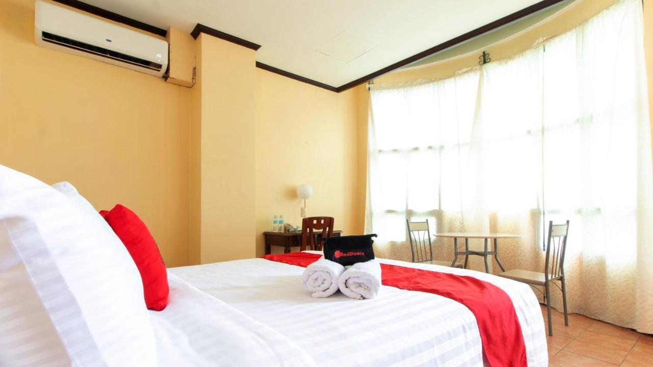 Reddoorz @ Downtown Tacloban Hotel Exterior photo