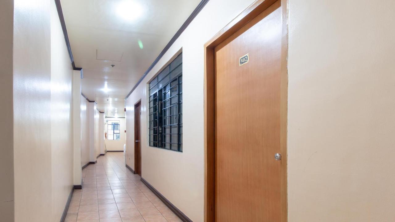 Reddoorz @ Downtown Tacloban Hotel Exterior photo