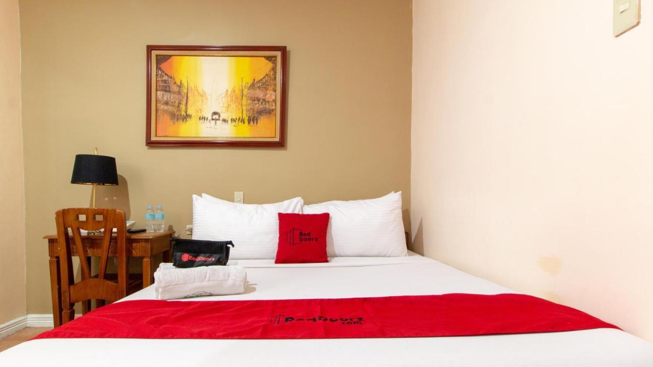 Reddoorz @ Downtown Tacloban Hotel Exterior photo