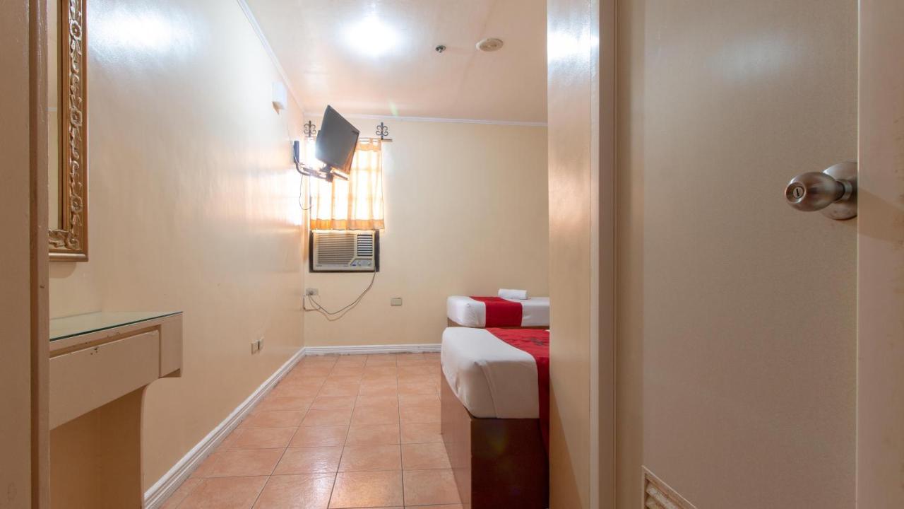 Reddoorz @ Downtown Tacloban Hotel Exterior photo