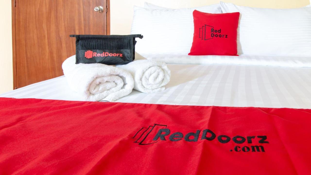 Reddoorz @ Downtown Tacloban Hotel Exterior photo