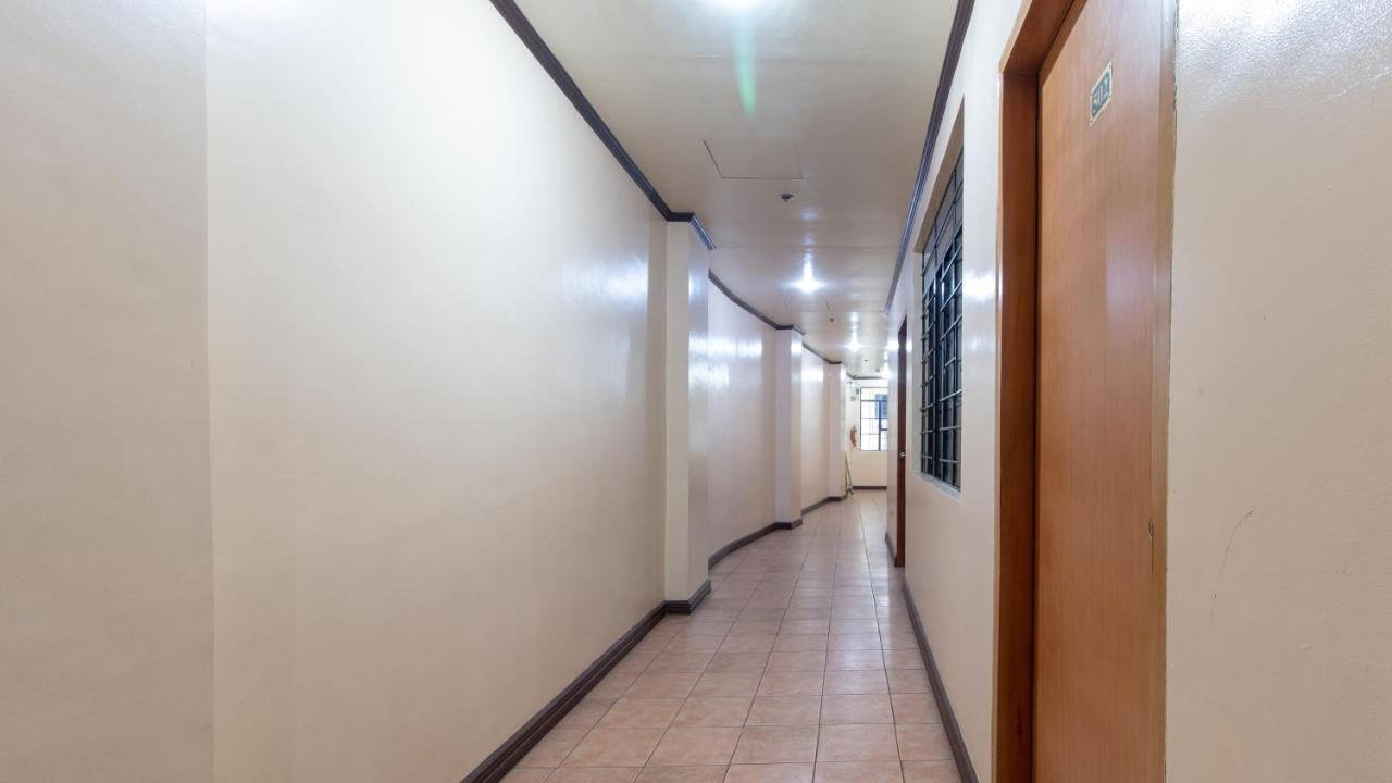 Reddoorz @ Downtown Tacloban Hotel Exterior photo