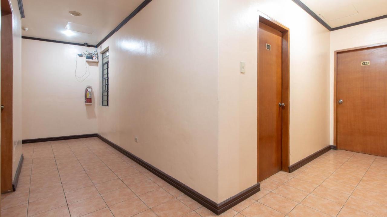 Reddoorz @ Downtown Tacloban Hotel Exterior photo